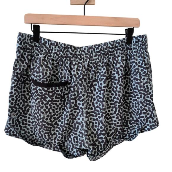 Lululemon Spring Break Away Shorts Ace Spot Tranquil Blue/Black size 12 - Picture 3 of 4